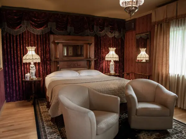 The Bedroom In The Victorian Suite At Twin Pine Manor In Lancaster, Pa