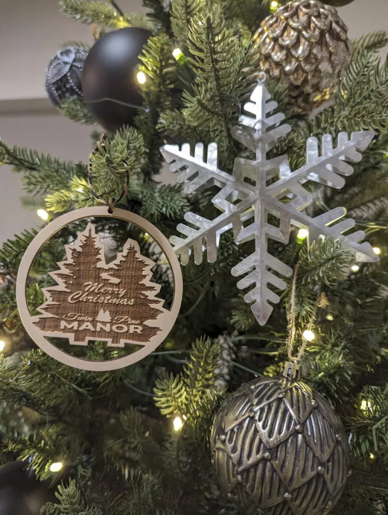 4 Christmas Season Favorites 2 Gift Cards Resized | Twin Pine Manor Bed &Amp; Breakfast
