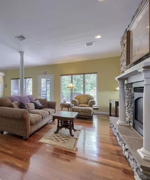 Sitting Room | Twin Pine Manor Bed &Amp; Breakfast