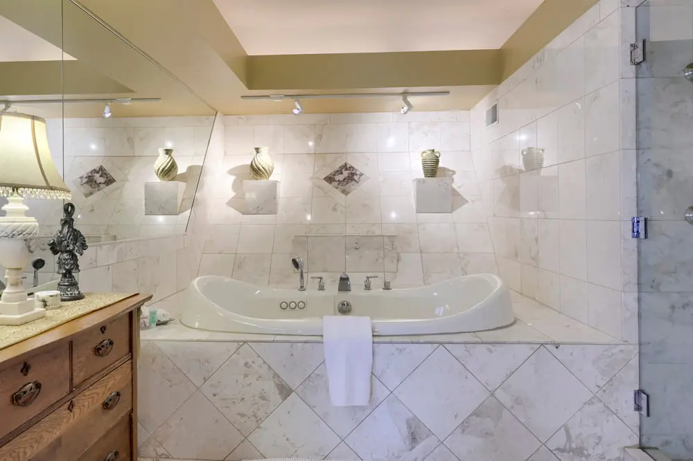 Tub1 | Twin Pine Manor Bed &Amp; Breakfast