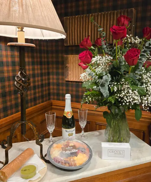 Ultimate Romance Package 500X600 1 | Twin Pine Manor Bed &Amp; Breakfast