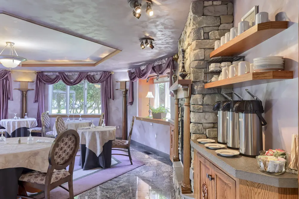 Breakfast 3 Column Section Right 1000X667 Cropped | Twin Pine Manor Bed &Amp; Breakfast