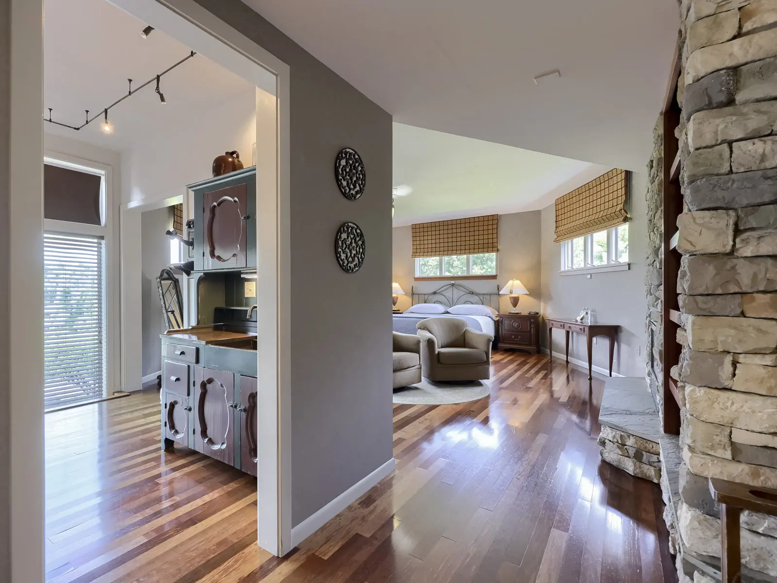 Home Page Banner 4 1600X1200 1 | Twin Pine Manor Bed &Amp; Breakfast