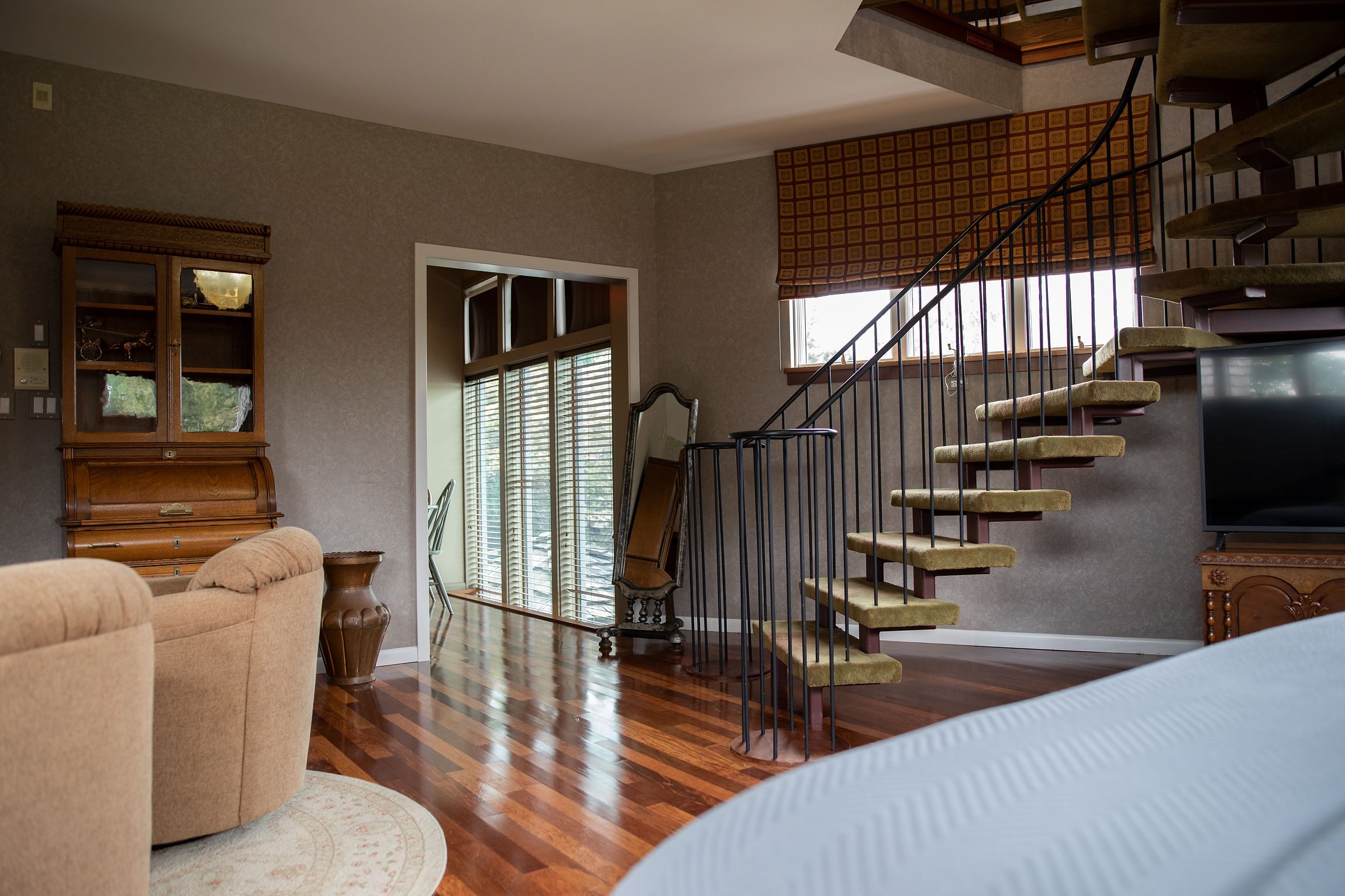 The living room at Twin Pine Manor's Tower Suite, a relaxing spot for couples looking for a romantic getaway in Lancaster, PA.